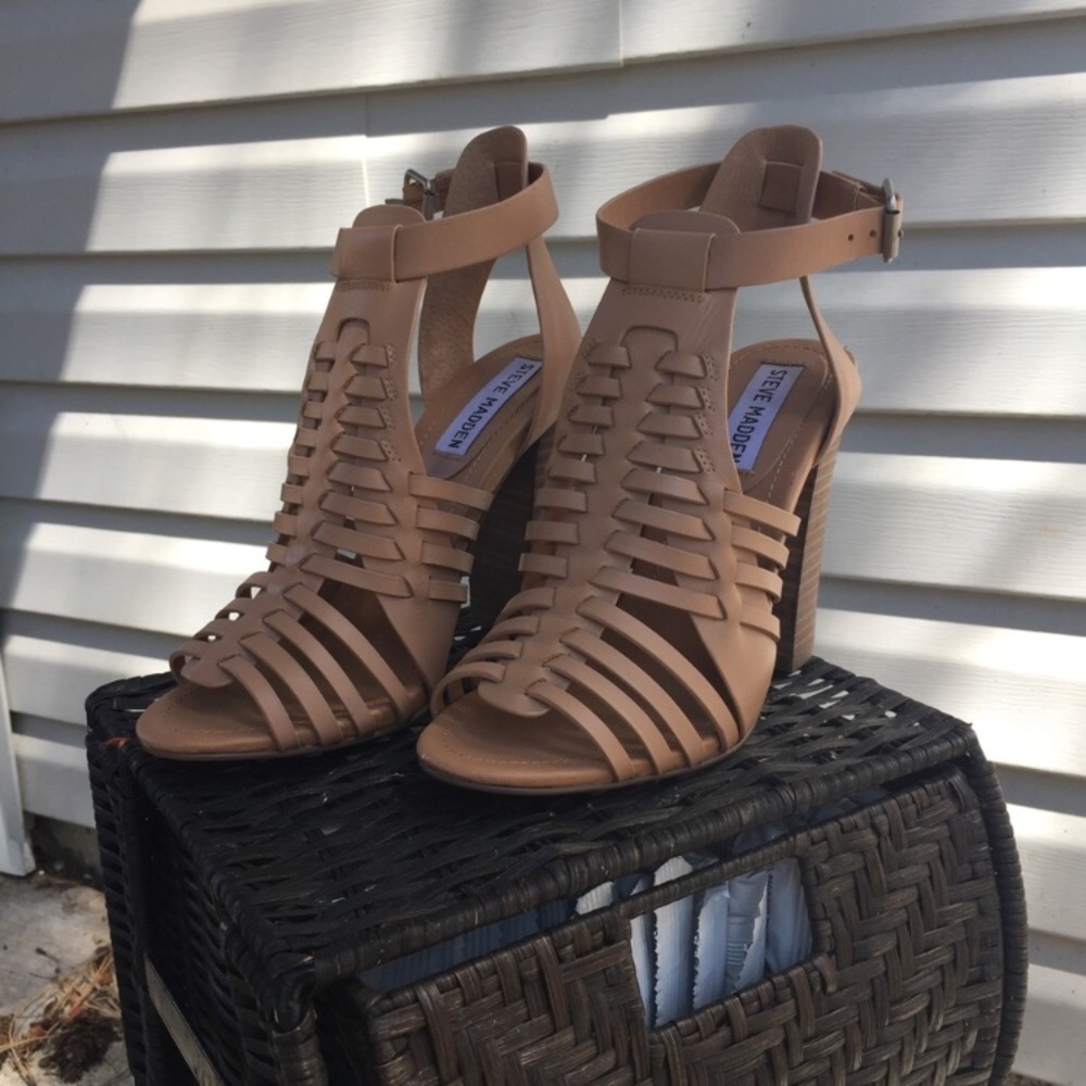 Tan Steve Madden heels